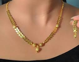 Short mangalsutra patterns are always. 30 Latest Short Gold Mangalsutra Designs To Try In 2021 Gold Fashion Necklace Gold Mangalsutra Designs Gold Mangalsutra
