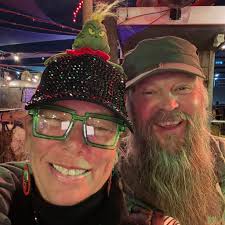 Raynard Enlow was a father to three little girls, a brother and a son. The  Michigan family still isn't clear about why he was in Knoxville in the  first place. #WATE