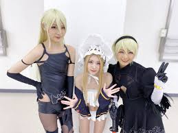 山田はるか@816おちんコス感謝祭 on X: コスホリ会場で一緒だった皆月ひかるちゃんと妃  咲姫ちゃん＆ベアトリクスちゃんの豪華ショット🎀🎀🎀みんなコスプレ似合ってて可愛い〜✨✨皆月ひかるちゃんはteam.snkの近くの白虎企画（ぷにもえの隣）ブースにいます🌸  https ...