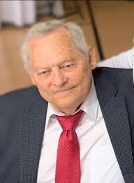 With his return to Hagerstown, Dr. Andrew Ditto picks up the decades-long  care by his family in our community. 🩺We are proud to welcome Dr. Ditto as  a fourth-generation Meritus physician. ✨Read