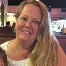 Lori Showers's Instagram, Twitter & Facebook