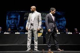 Is manny pacquiao really as small as we've been led to believe? Floyd Mayweather Listed As Favorite In Potential Rematch With Manny Pacquiao