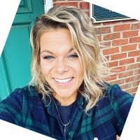 Jennifer Guinn's Instagram, Twitter & Facebook