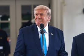 Trump recibirá a petroleros tras acusar a refinerías de especulación