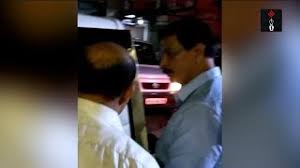 Посмотрите твиты по теме «#pradeep_sharma» в твиттере. Dawood Ibrahim S Brother Iqbal Kaskar Arrested For Extortion By Encounter Specialist Pradeep Sharma Youtube