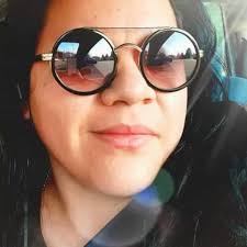 Amanda Floro (@AmandaFloro9)