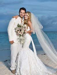 Ese que siempre te sonríe como diciendo: Boda Cristina Hurtado Y Jose Narvaez Buscar Con Google Vestidos De Novia Vestidos De Boda De Sirena Boda