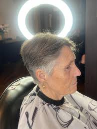 Heywood barber 💈 5 star reviews ⭐️ Childrens first haircuts and Sen  children welcome 🧩 Ladies short cuts ✓ All modern and traditional styles ,  all hair types , open Til late