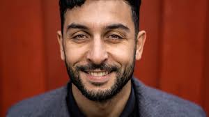 Forfatter og dramatiker Sven Holm er død