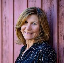 Stacey Weiss's Instagram, Twitter & Facebook