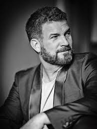 Lisa Humpert's Instagram, Twitter & Facebook