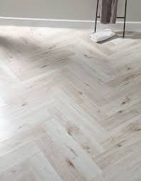 Herringbone Pearl Oak Laminate Flooring In 2020 Oak Laminate Flooring Oak Laminate Direct Wood Flooring