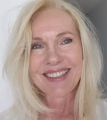 SPONSORED: Life is your runway. Walk in style with Etcetera.