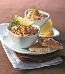 15 Recettes Faciles Pour Un Aperitif Dinatoire En 2020 Rillettes Recette Facile Saumon A La Creme