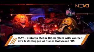 Tapi bila baca sekarang, 'sentuhan magis' tu kurang terasa. May Cintamu Mekar Dihati Duet With Yantzen Live Unplugged At Planet Hollywood Chords Chordify