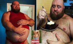Fat fetish OnlyFans influencer eats around 10,000 calories a day to keep  his followers entertained | Daily Mail Online