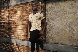 The home alternate 1 was used in preseason matches against inter milan (20 july 2019) and ac milan (3 august 2019), premier league matches against manchester city fc (7 december 2019) and everton fc (1 march 2020), as well as efl cup match against manchester city fc (29 january 2020). Man Utd Away Kit 2019 20 Paul Pogba Models New Gold Strip Inspired By Manchester S Artwork London Evening Standard Evening Standard