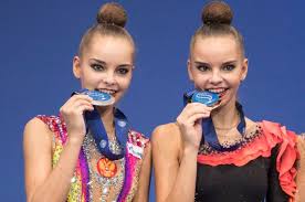 Арина аверина пропустит кубок вызова 2021 в москве. Gimnastki Arina I Dina Averiny Mezhdu Nami Sushestvuet Misticheskaya Svyaz Persona Sport Argumenty I Fakty