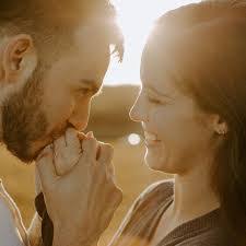 Jessica Overholt's Instagram, Twitter & Facebook