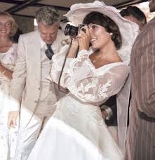 33 Photos Of Young Kris Jenner That Prove She S Life Goals Kris Jenner Style Kris Jenner Robert Kardashian