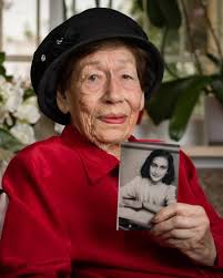 In 1934, five-year-old Hannah Pick-Goslar, who had recently moved to  Amsterdam after fleeing Nazi Germany with her family, became friends with  the girl next door, Anne Frank. Their friendship carried them through