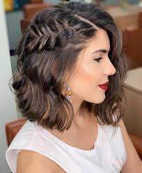 Quick and easy middle school hairstyles for short hair 1. 33 Cute Easy Short Back To School Hairstyles In 2020