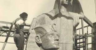 محمود مختار صاحب تمثال نهضة مصر 10 مايو 1891 28 مارس 1934 نشأ الفنان محمود مختار في قرية طنبارة بالقرب م egyptian history old egypt historical pictures