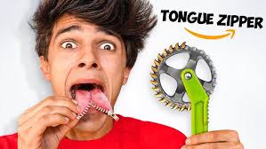 I drew Angelazz because I saw her in my game and wanted to see if I could  draw her!