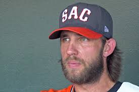 Video: Madison Bumgarner draws sold-out crowd in Sacramento rehab stint