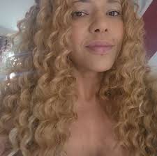 New London native looking for connections