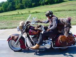 We Noticed A Dog With The Old Man On The Indian Bike Animais 1