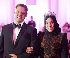The official page of shila amzah. Aku Ingatkan Aku Sorang Je Yang Nampak Macam Tu Cara Duduk Bersanding Shila Hamzah Dan Suami Dipelaminan Ditegur Netizen Kerana Dilihat Berbeza Kisah Dunia