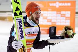 Am freitag wurden weitere untersuchungen durchgeführt und er wird heute nacht oder morgen aus dem koma geholt werden. Skispringen Tande Sturzt Bei Eisenbichler Sieg Schwer Mopo De