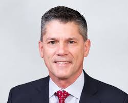 Lauri Hall's Instagram, Twitter & Facebook