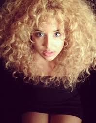 Haircuts For Curly Thick Frizzy Hair Pictures Hollywood Official Frizzy Curly Hair Curly Girl Hairstyles Curly Hair Styles