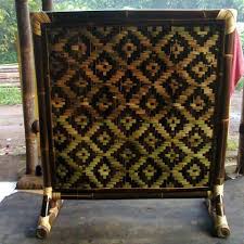 Contohnya adalah pemanfaatan penyekat untuk membatasi ruang yang satu dengan ruang yang lainnya, namun pembatas tersebut dimanfaatkan agar ruangan tersebut lebih bagus. Jual Bambu Hitam Skat Pembatas Ruangan Kota Tangerang Selatan Bambu Hitam Amosa Tokopedia