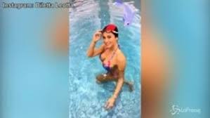 Diletta leotta, i̇talya'nın en ünlü spikeri! Una Sirenetta In Piscina Diletta Leotta E Sempre Da Urlo B Lab Live