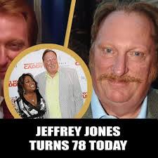 Dien Savercool's Instagram, Twitter & Facebook