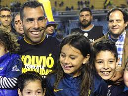El ídolo de boca juniors llevó a cabo un evento solidario para su fundación ayer en las. Carlitos Tevez Y Un Agradecimiento Especial A Su Familia Goal Com