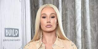 Her stage name, from the masculine egnatius, comes from the name of her. Ajnch0t Fhram
