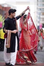 Indian Bride And Groom Indian Wedding Couple Indian Bride And Groom Indian Wedding Reception Outfit