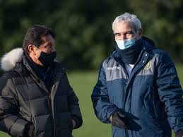 Dans un entretien pour rmc sport, le président du fc nantes a demandé l'arrêt de la ligue 1 pour deux semaines, afin de protéger au mieux les clubs. Ex France Coach Domenech Gets Clown S Welcome At Nantes Thescore Com