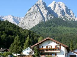 Seien sie herzlich willkommen im berghotel hammersbach in grainau. Ferienwohnung Alpspitzblick Haus Reindl Grainau Firma Ferienwohnung Haus Reindl Frau Angelika Reindl