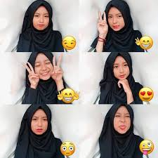 Selebgram Photo S Di Instagram Banyak Gaya Emang Hehehe Foto Dari Nadiladrn Selebgramphotosid M Ekspresi Wajah Fotografi Gaya Hijab