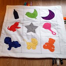 Diy Bebe 8 Portiques D Eveil A Faire Soi Meme Tapis Eveil Diy Tapis Tapis Eveil Bebe