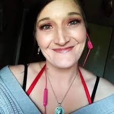 Jessica Batty's Instagram, Twitter & Facebook