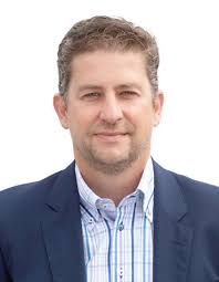 3 Raphael Adam blanc