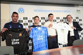 Puma et l'om ont par exemple dévoilé leurs maillots du club. Les Supporters De L Om Mecontents Suite A L Annonce Du Sponsor Maillot