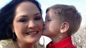 4-Year-Old Credited With Saving Mom's Life by Unlocking Her Phone and  Calling for Help