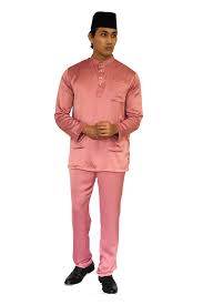 Dalam sejarah melayu, kita boleh jangkakan pakaian ini mula dipakai lebih kurang tujuh ratus tahun di zaman masa. Baju Melayu Cekak Musang Modern Malaysia S Best Online Fabric Store Kamdar
